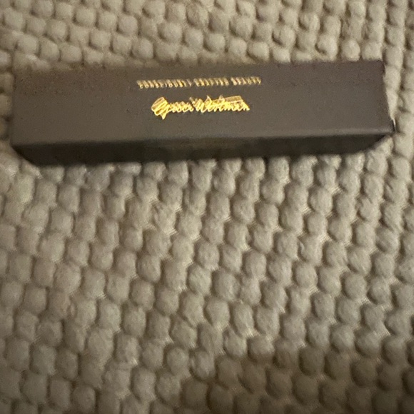 COPY - Westman Atelier Black and Cream Makeup Brushes - Picture 4 of 4